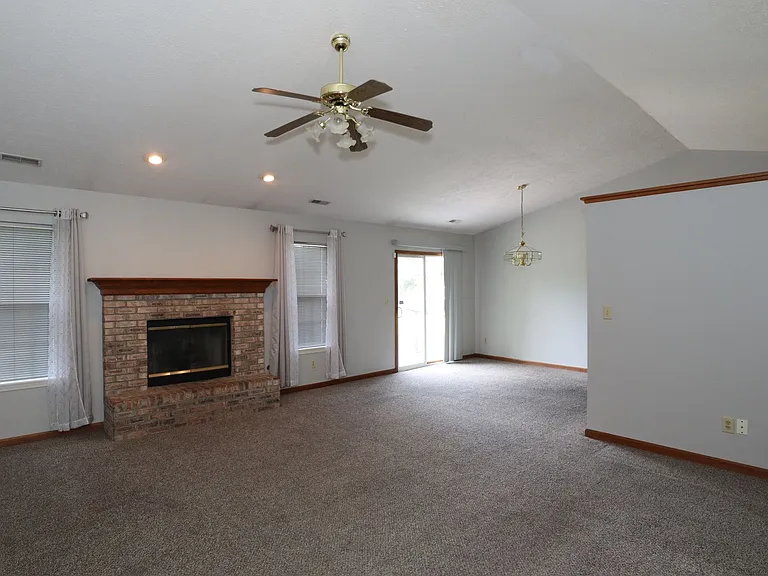 12838 Sovereign Ln — Photo 2