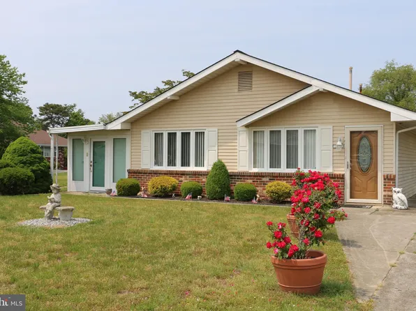 120 Elmtowne Blvd, Hammonton, NJ 08037