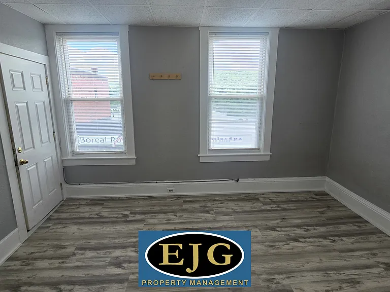 50 Main St #6 — Photo 7