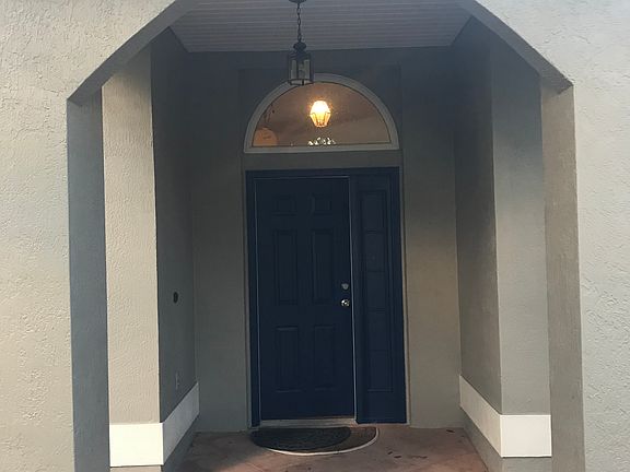 2nd image of 4409 White Oak Cir