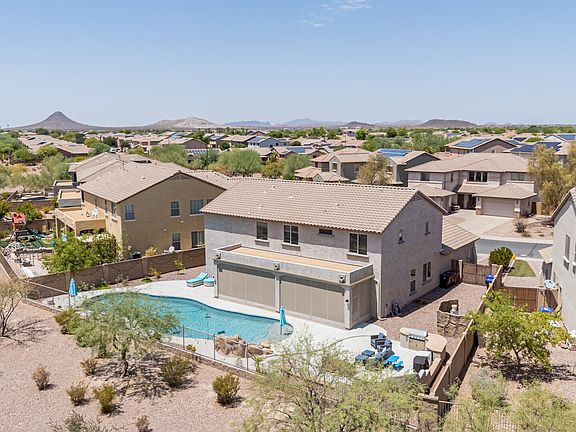3rd image of 3211 N SPYGLASS Court
