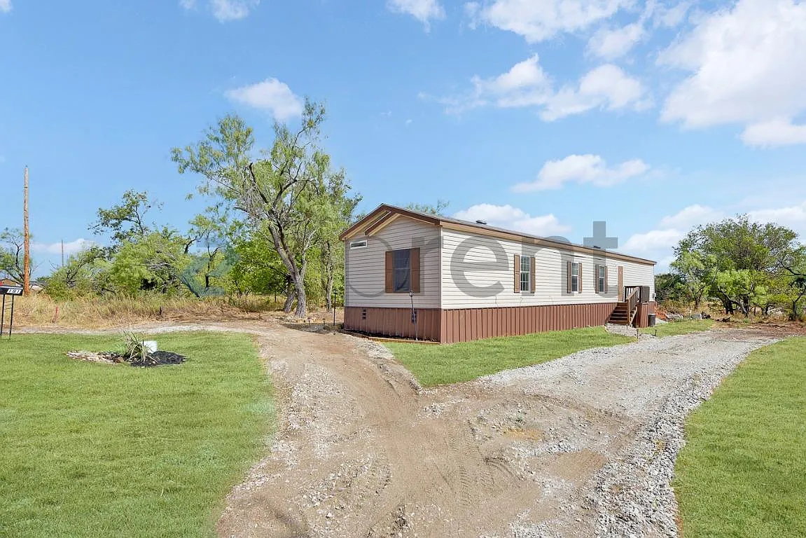 3 bed, 1080 sqft, $1,675 — Photo 1