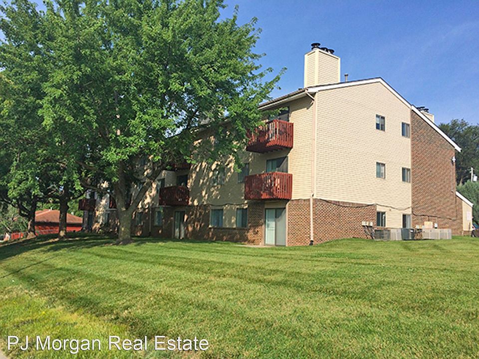 1st image of 10808 Oakbrook Cir #3