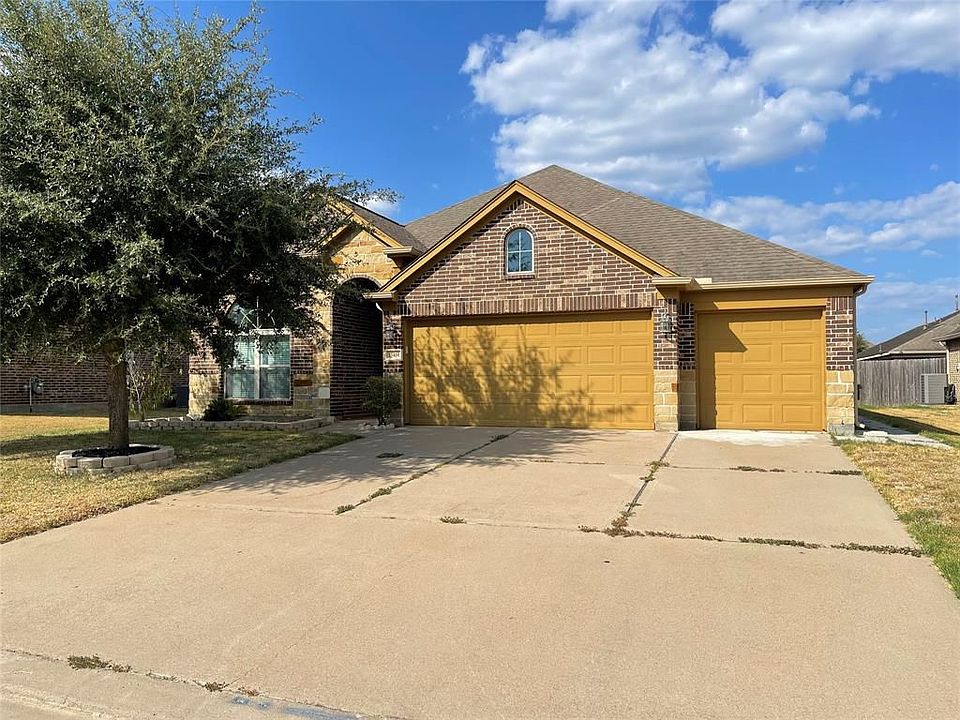 1st image of 15414 Sycamore Leaf Ln