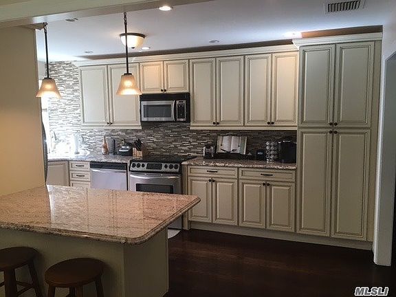 3rd image of 15 Parnell Dr