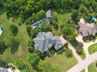 12034 Hunting Crest Dr, Prospect, KY 40059