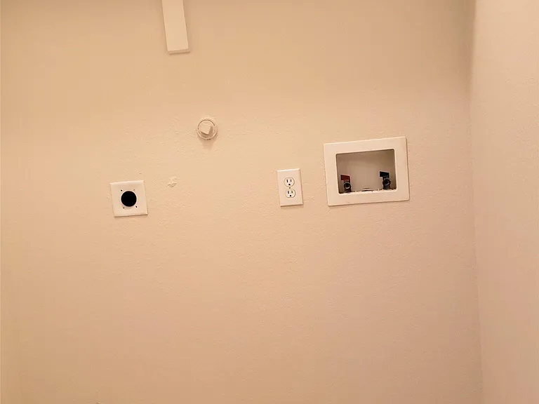 3432 Fashion St — Photo 18