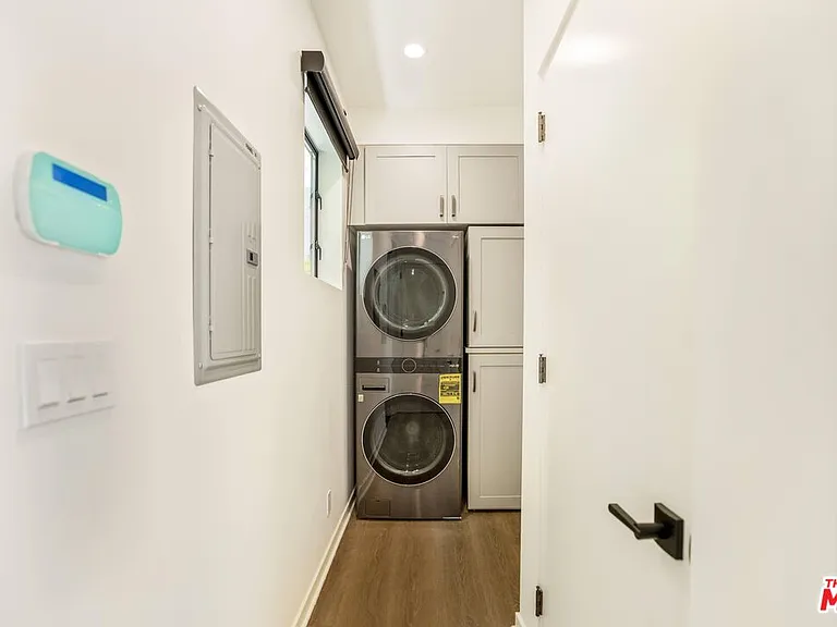 538 Vernon Ave — Photo 16