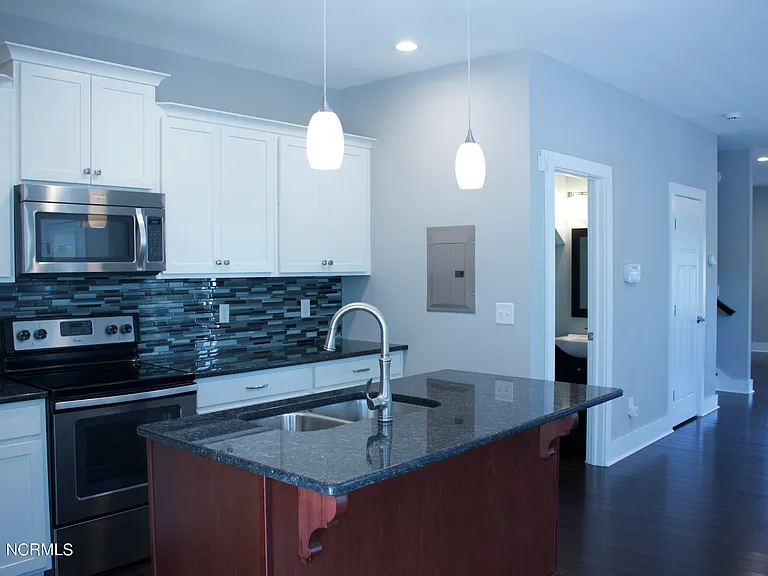 275 Sheldon Rd — Photo 11