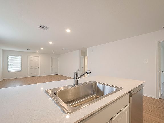 5th image of 1491 Las Cuevas Dr