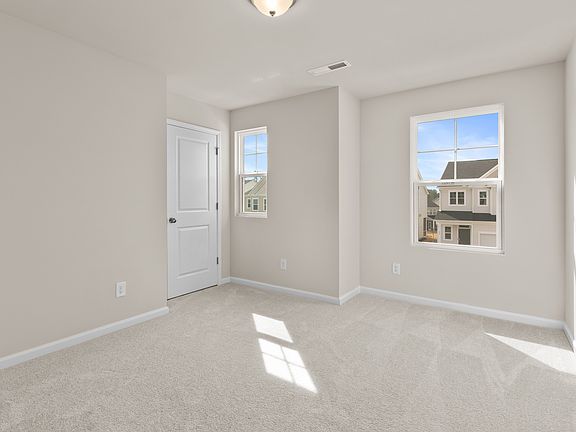 3rd image of 506 Winter Wren Ln