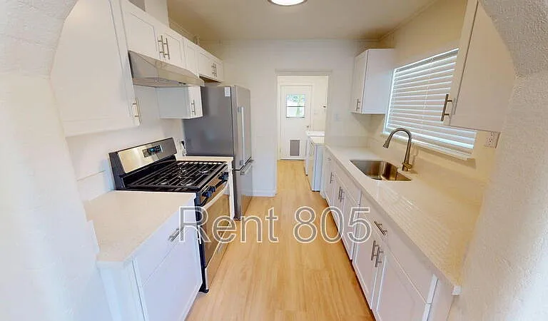 8236 Edison Dr — Photo 8