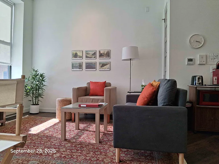 818 12th St #202 — Photo 3