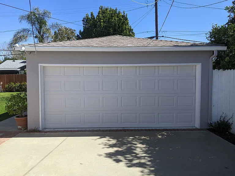 5636 Cedros Ave — Photo 22