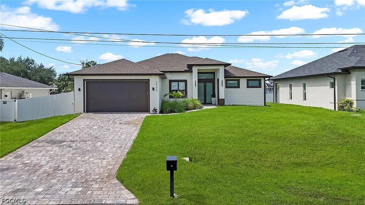 4 bed, 3.0 bath, 2007 sqft, $2,750 — Photo 2