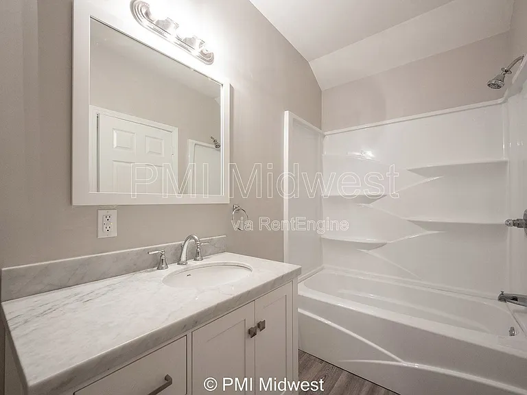 1439 S East St — Photo 18