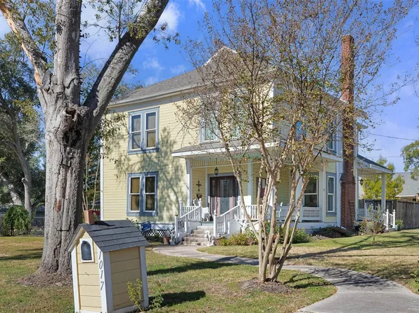 1017 Water St, Navasota, TX 77868