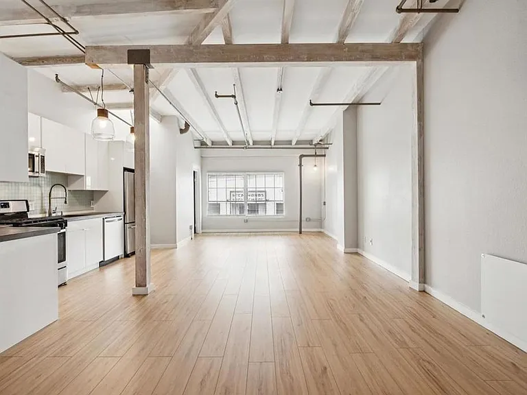 958 28th St #21 — Photo 3