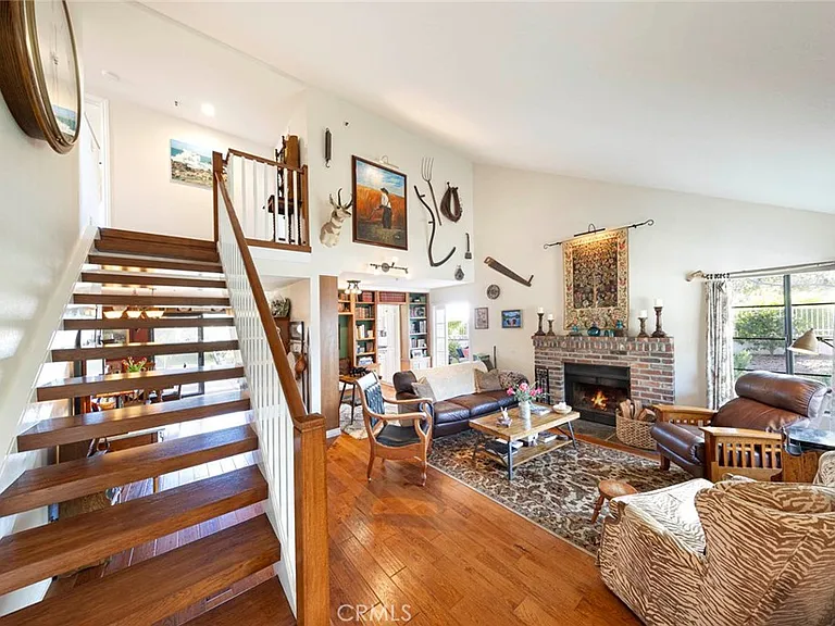 2931 Hierro — Photo 3