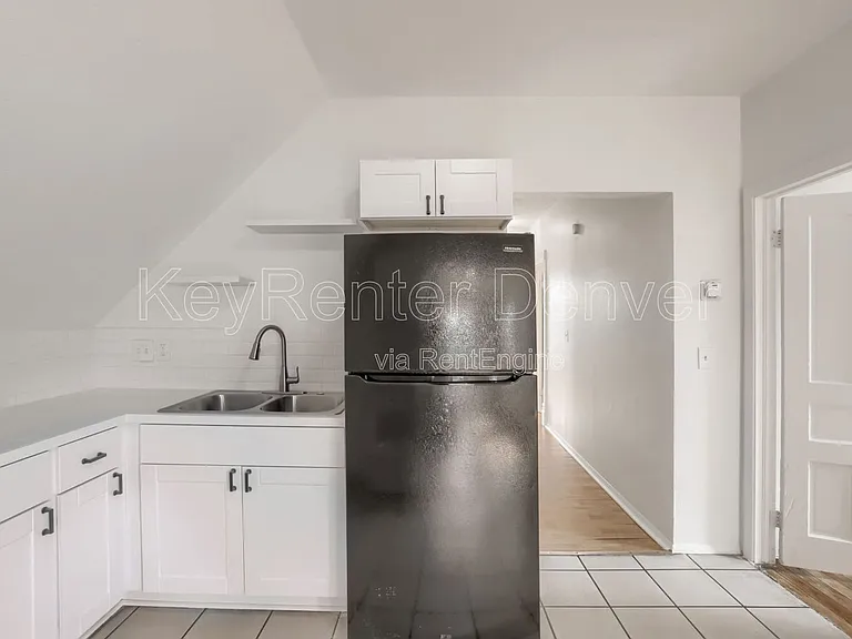 1118 6th St #B — Photo 7
