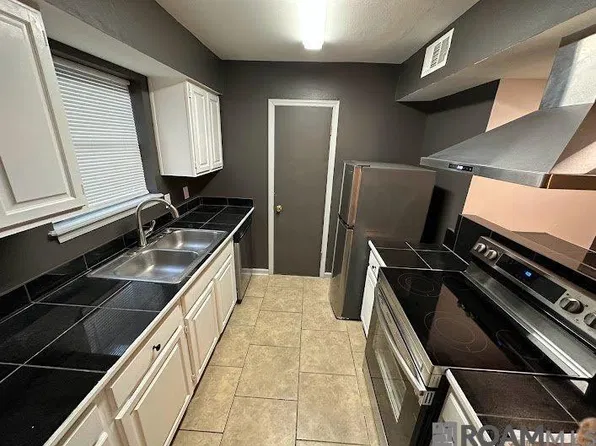 2041 S Brightside View Dr, Baton Rouge, LA 70820
