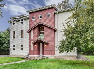 14 Neuville Dr, Somerset, NJ 08873