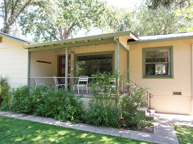 219 Mitchler St — Photo 3