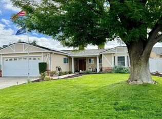 905 Redwood Ln, Lemoore, CA 93245