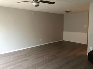 3043 W Sycamore Cir, Euless, TX 76040