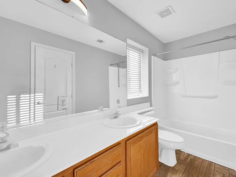 1009 Black Olive St — Photo 20