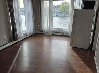 464 Roosevelt Ave Suite 2B, Freeport, NY 11520