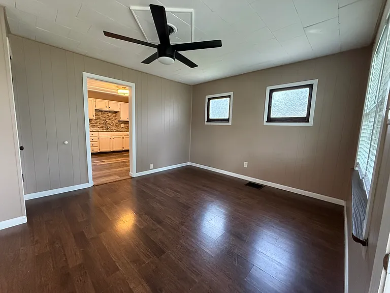 4611 Esther Ave — Photo 3