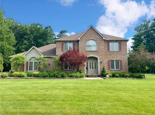 8690 Scenicview Dr, Broadview Heights, OH