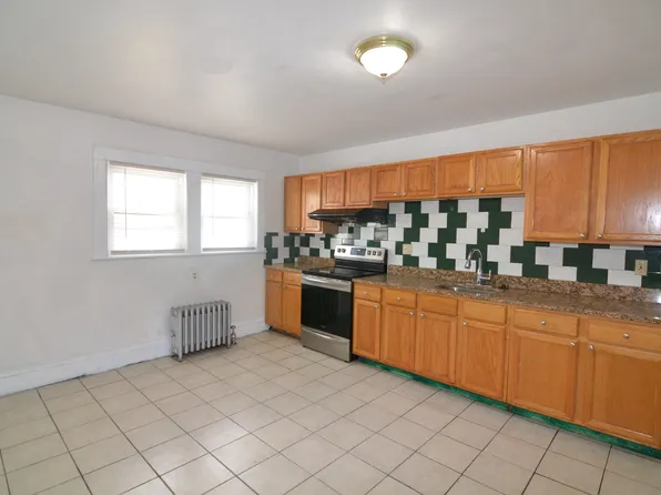116 Phillips St APT 2R, Quincy, MA 02170