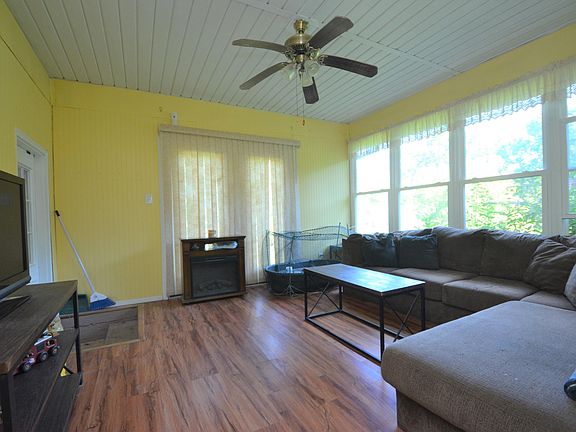 3rd image of 257 Owl Hollow Dr