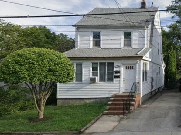 24811 89th Ave Floor 2, Bellerose, NY 11426