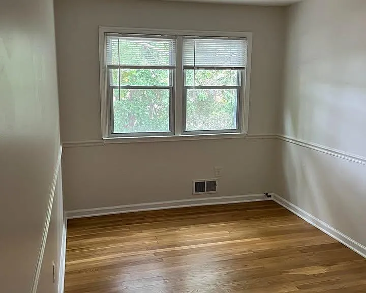 14363 Berkshire Dr — Photo 8