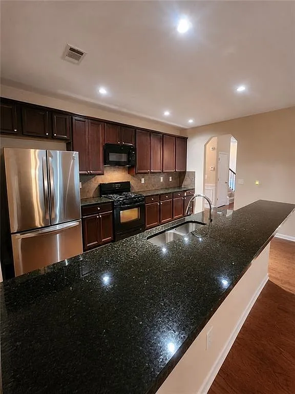 5 bed, 5.5 bath, 3799 sqft, $2,895 — Photo 3