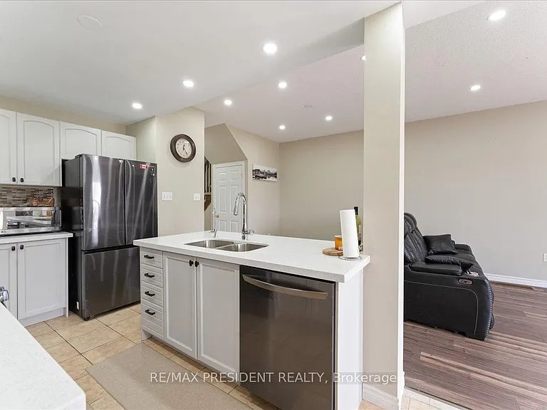 285 Southbrook Dr — Photo 13