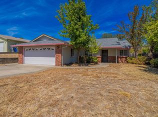 951 Partridge Dr, Redding, CA 96003