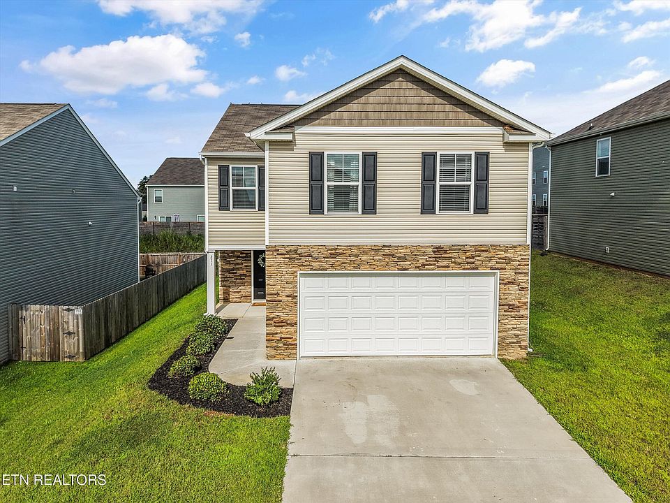 1st image of 211 Belle Ct