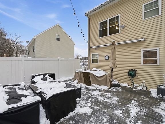 3rd image of 105 Ferry Rd #105