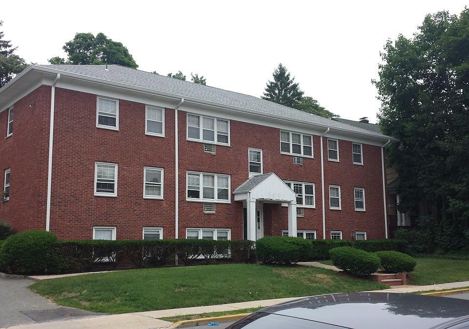1st image of 138 Roseland Ave APT 2