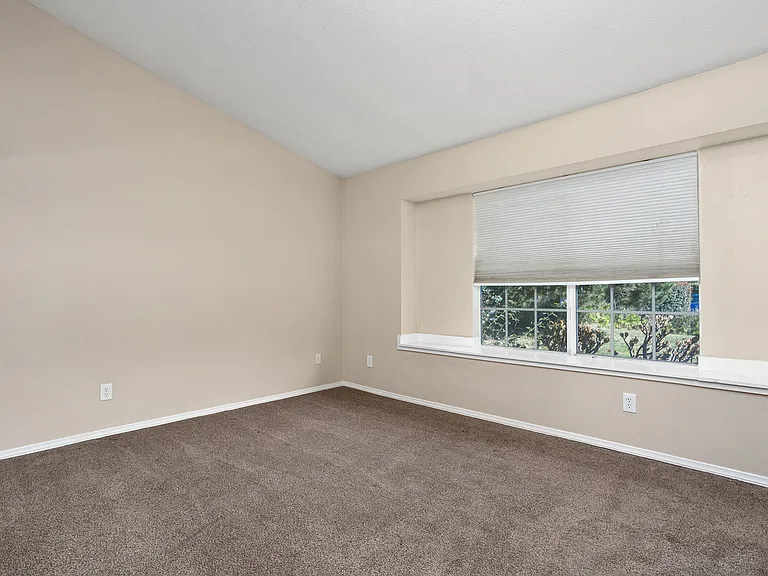 5271 Leon St — Photo 16