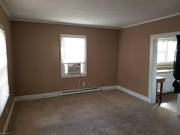 5th image of 1626 Cody Ave
