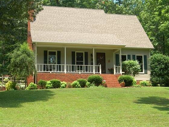 1st image of 149 Fairhill Dr NE