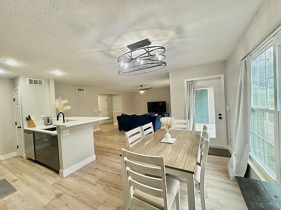 4th image of 165 High Ridge Ct