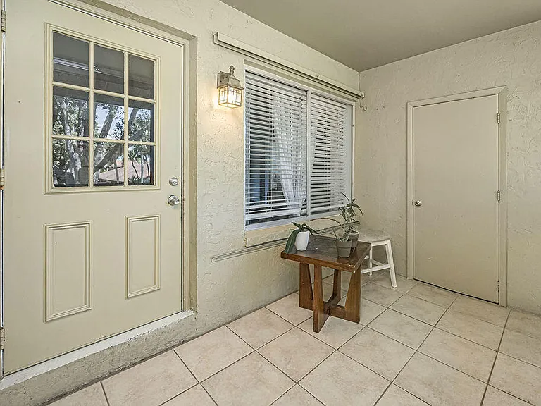 539 Shady Pine Way — Photo 4