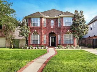 5107 Locust St, Bellaire, TX 77401