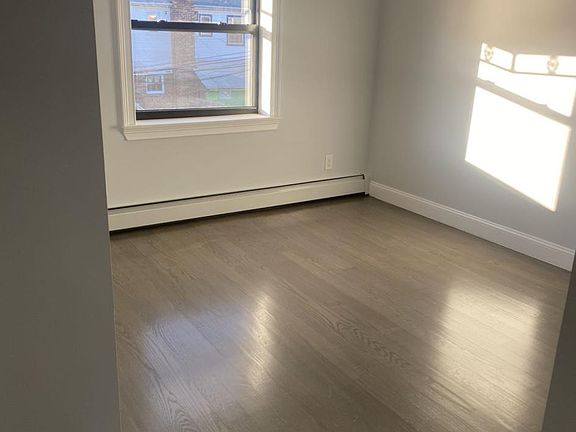4th image of 65-38 Utopia Pkwy Floor 2